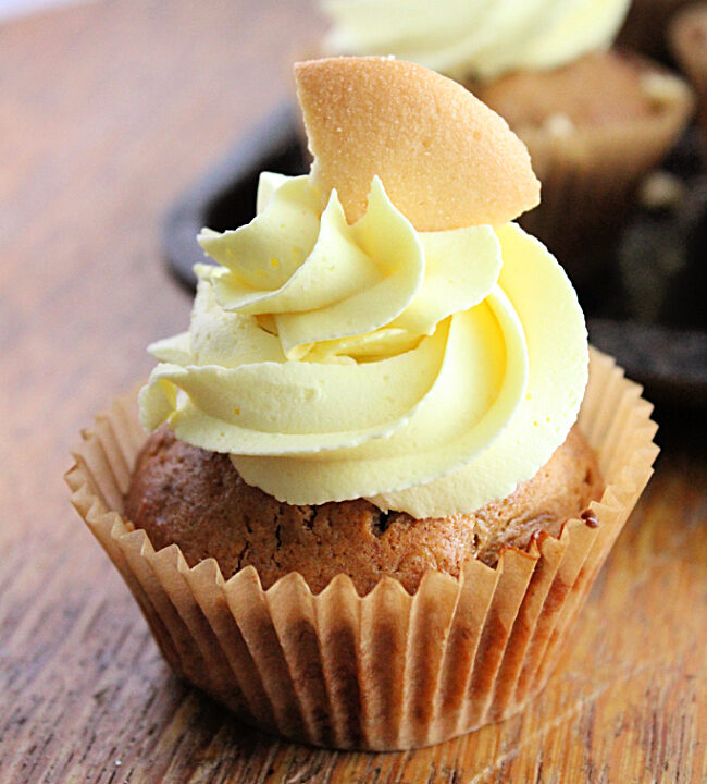 Banana Pudding Cupcakes- Big Green House #biggreenhouseblog #bananapudding #dessert #cupcakes #pudding #bananacupcakes
