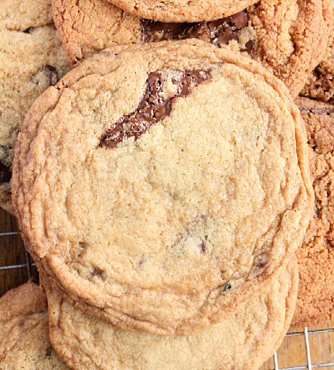 Pan Banging Chocolate Chip Cookies- Big Green House #biggreenhouseblog #panbangingchocolatechipcookies #chocolatechip #cookies #chocolatechipcookies 