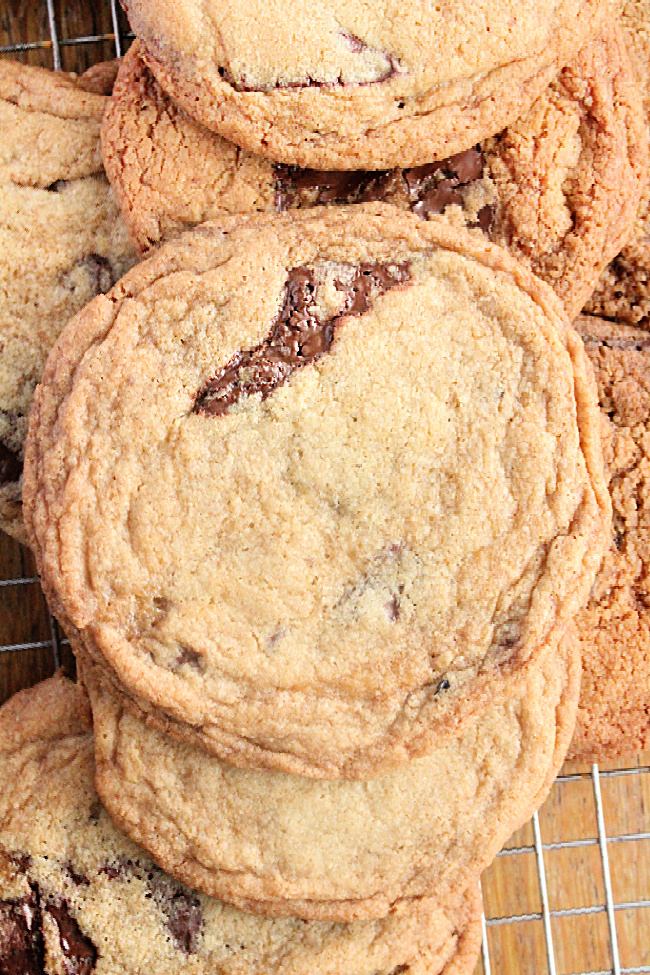 Pan Banging Chocolate Chip Cookies- Big Green House #biggreenhouseblog #panbangingchocolatechipcookies #chocolatechip #cookies #chocolatechipcookies