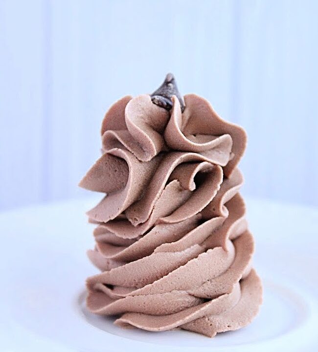 Chocolate Chip Frosting-Big Green House #biggreenhouseblog #chocolatechipfrosting #frosting #chocolate #chocolatefrosting