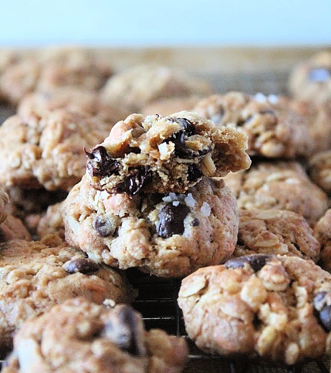Crispy Rice Oatmeal Butterscotch Chocolate Chip Cookies- Big Green House #biggreenhouseblog #chocolatechip #oatmeal #crispyricecereal #cookies #butterscotch #dessert