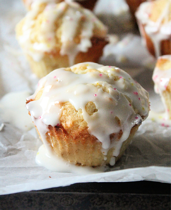 Glazed Lemon Muffins- Big Green House #biggreenhouseblog #lemon #glazed #muffins