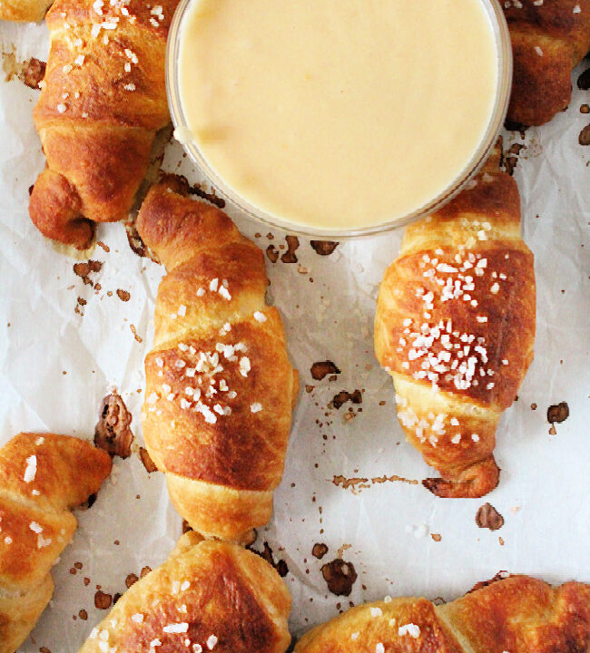 Salted Beer Pretzel Crescents- Big Green House #biggreenhouseblog #crescentrolls #beer #pretzels #rolls