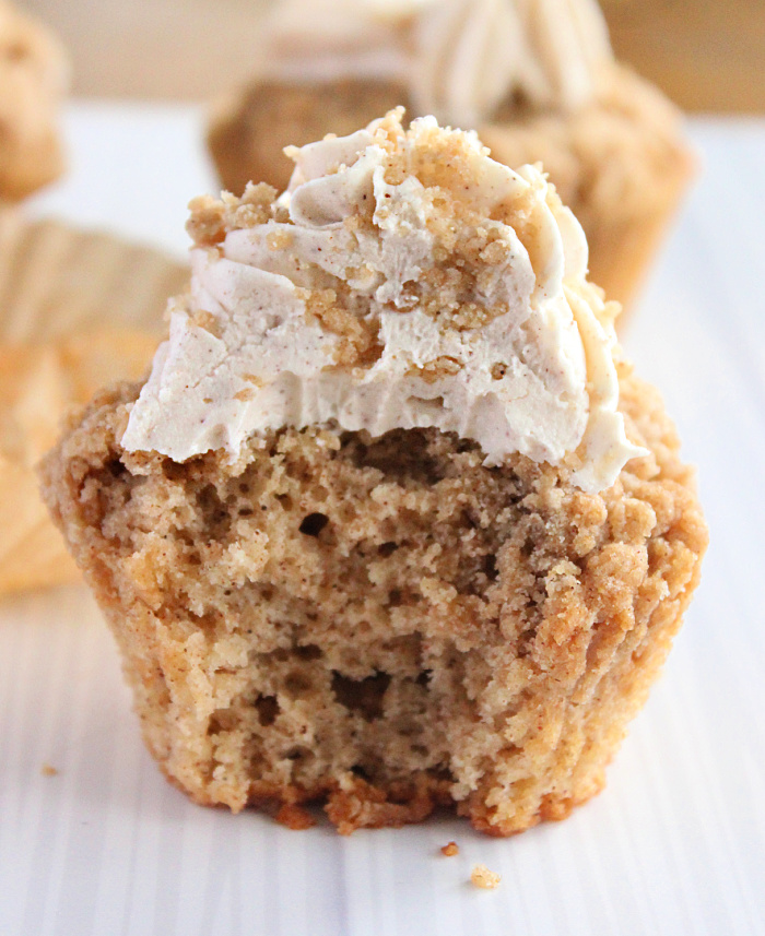 Cinnamon Streusel Cupcakes- Big Green House