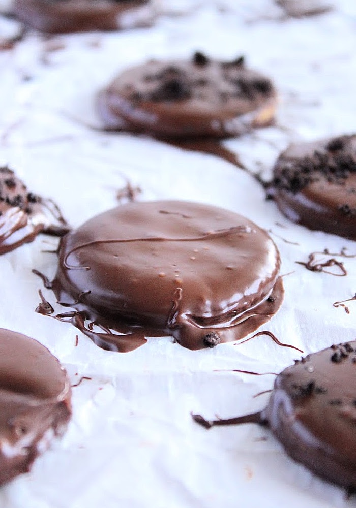 Thin Mint Crackers- Big Green House #biggreenhouseblog #thinmints #crackers #chocolate #mint #nobakedessert