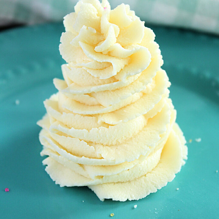 Marshmallow Buttercream Frosting with Marshmallows- Big Green House