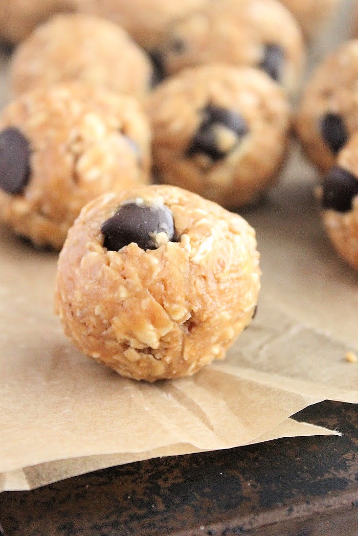 Dark Chocolate Peanut Butter Granola Bites- Big Green House