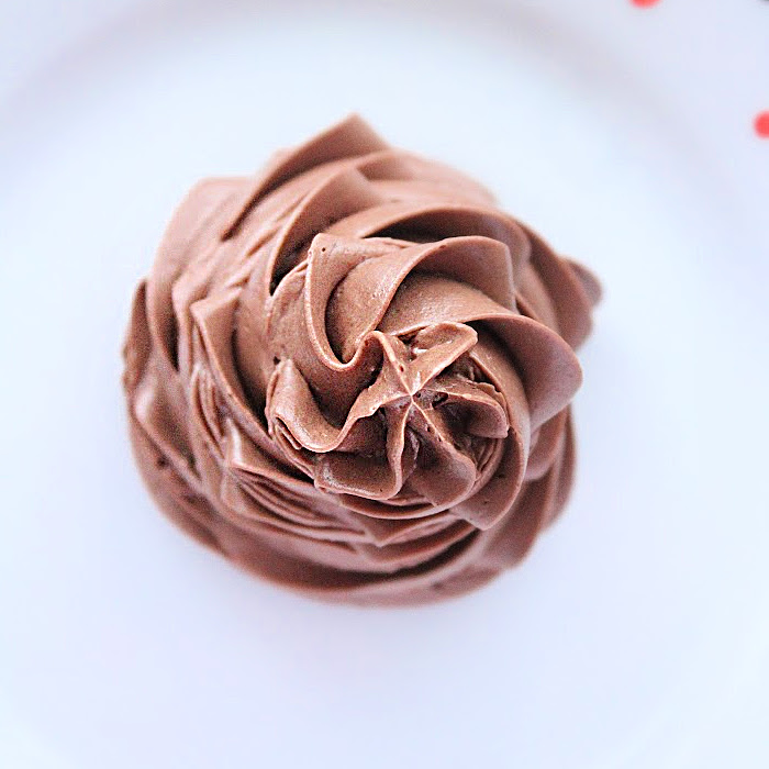 chocolate buttercream frosting: no refined sugar