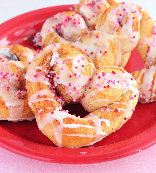 Heart Shaped Chocolate Chip Cinnamon Rolls - Big Green House