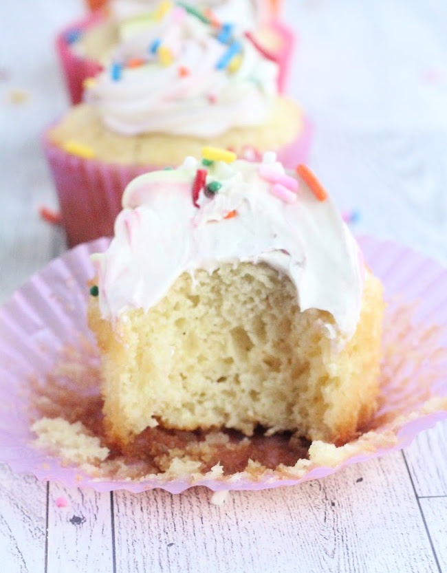 One Bowl Vanilla Cupcakes- Big Green House