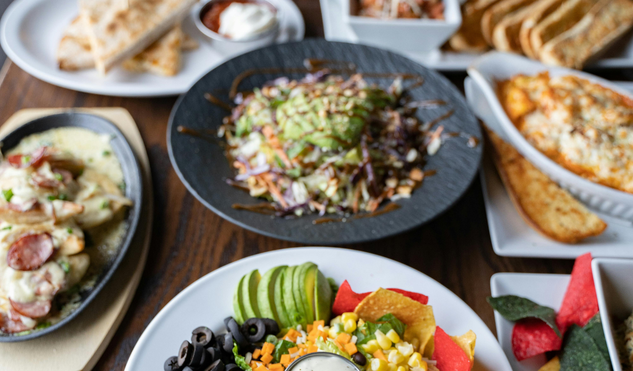 8 Iconic American Dishes Everyone Loves (And 8 We’re Over)