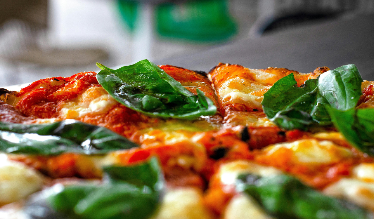10 Regional Pizzerias in The U.S. That Outrank Chains