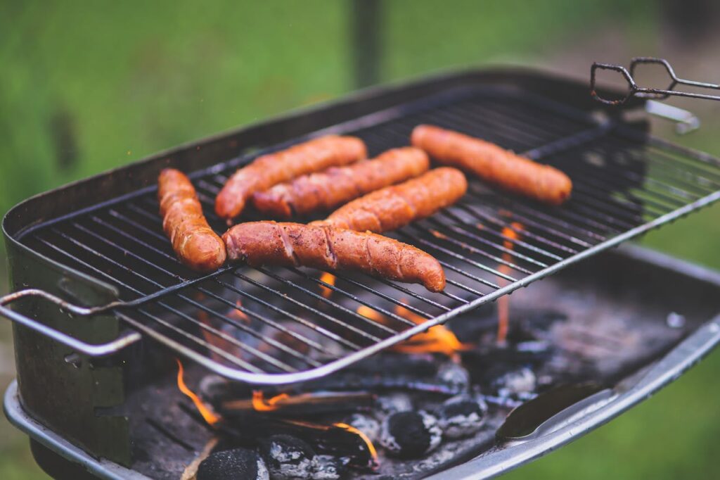 Hot Dog grilling