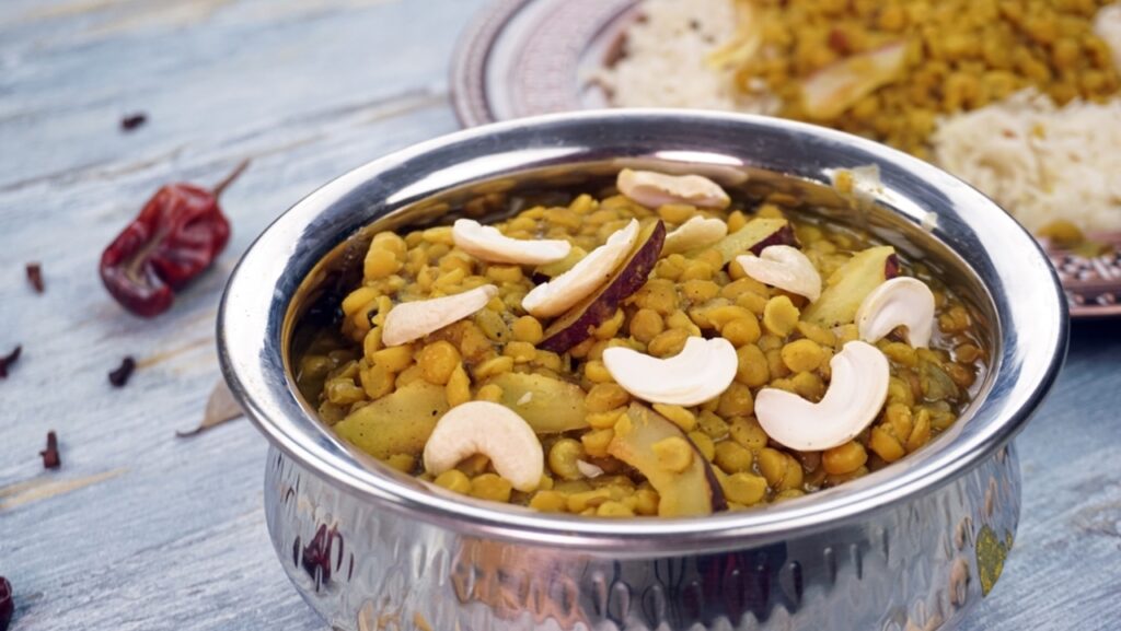 Chickpea Coconut Cashew Curry