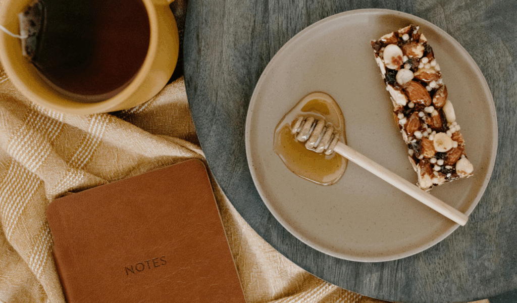 Rolled or Steel-Cut Oat Granola Bars (Store Brand)