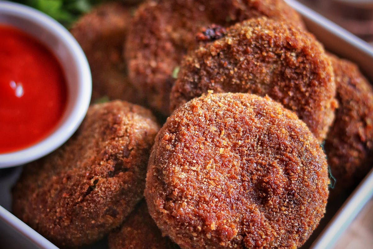 12 Breading Tips That Keep Cutlets Crispy