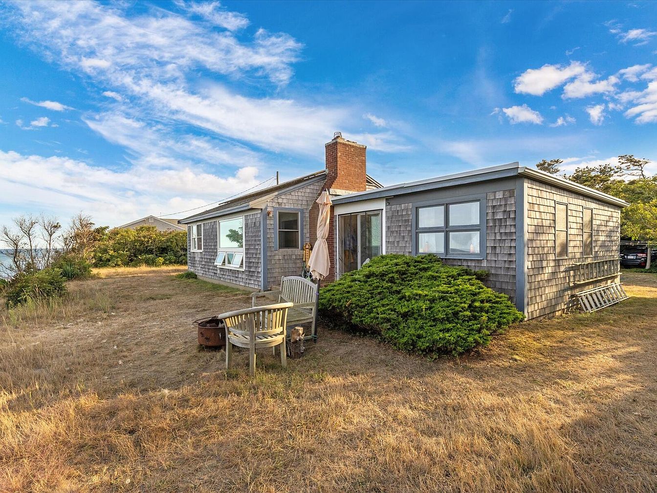 1956 Seaside Retreat in Eastham, Massachusetts, With Panoramic Atlantic Vistas, Set High on a Bluff in the Seashore