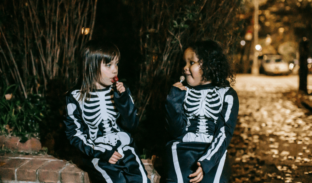 Exploratory Trick-or-Treating into Neighborhoods Without Boundaries