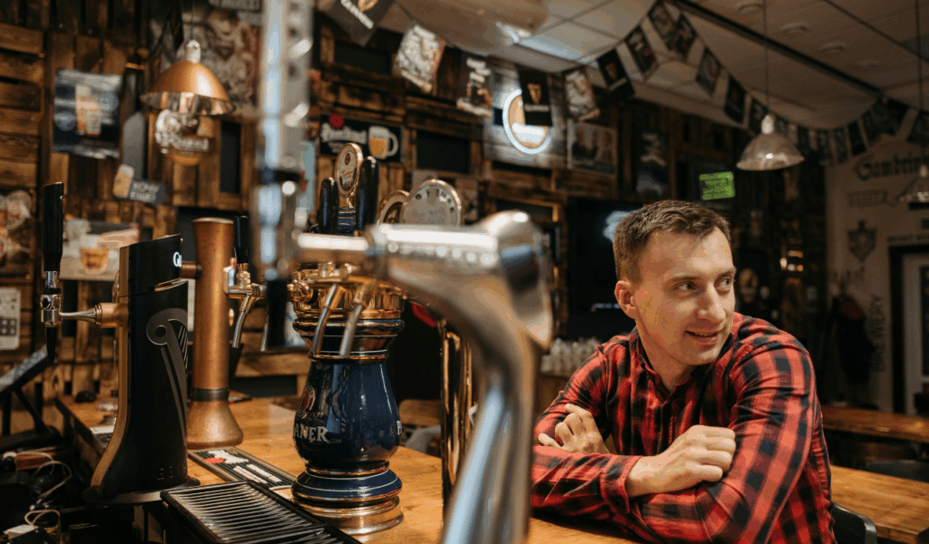 9 Regional Beer Labels with Cultural Footprints Quietly Returning In 2025