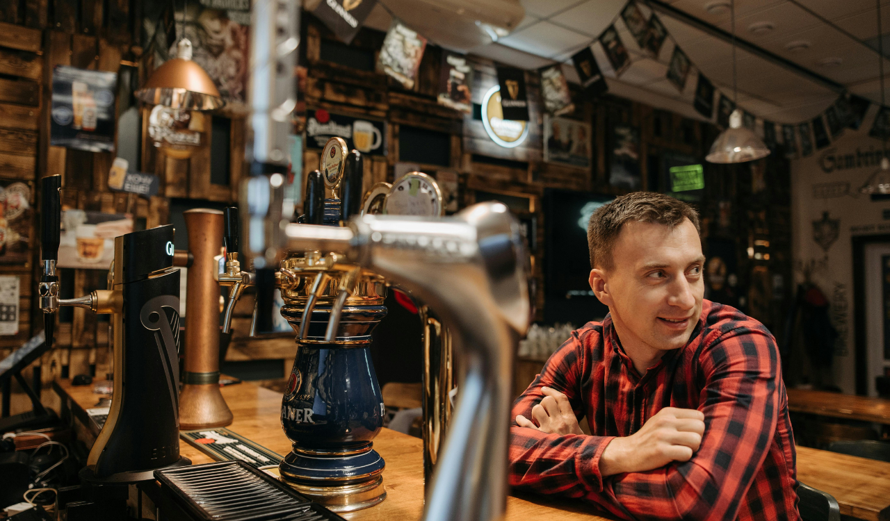 9 Regional Beer Labels with Cultural Footprints Quietly Returning In 2025