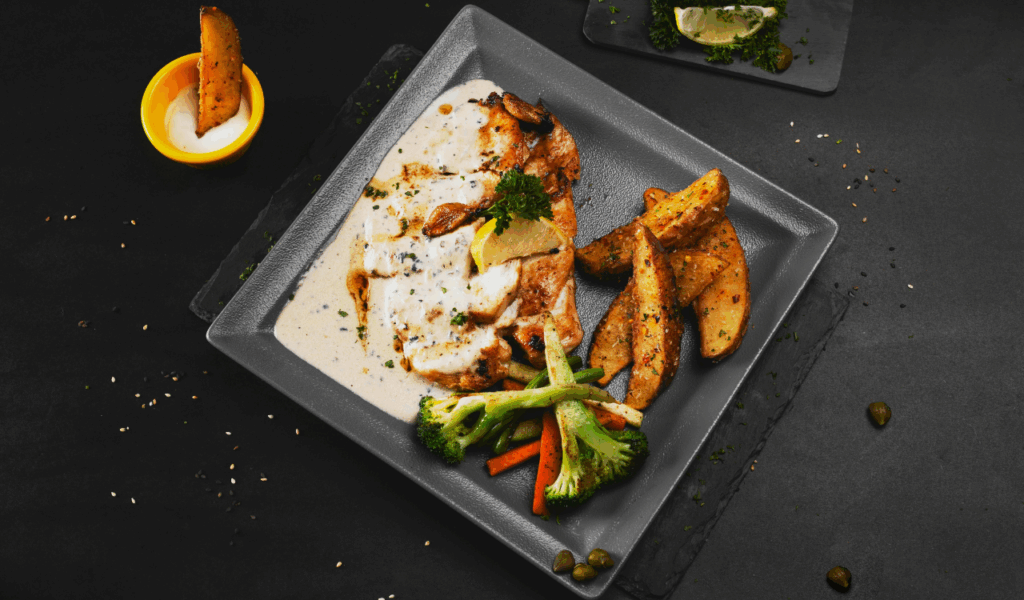 Alabama White Sauce & Smoked Chicken Thighs/Wings