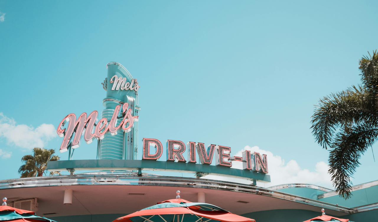8 Beloved Restaurant Chains People Still Miss Today
