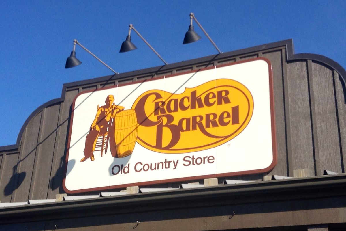 8 Smart Changes Cracker Barrel Is Testing To Win Back Diners.