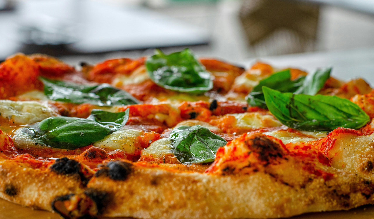 How to Reheat Pizza for Movie Night Without Losing the Crunch