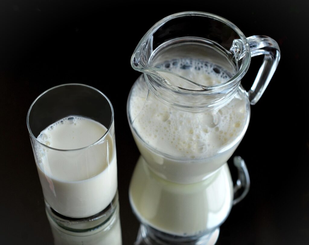  Milk poured