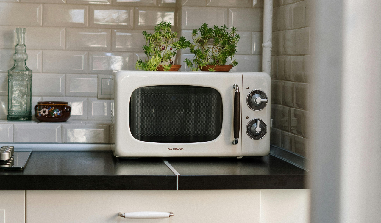 15 Foods You Should Never Reheat In The Microwave