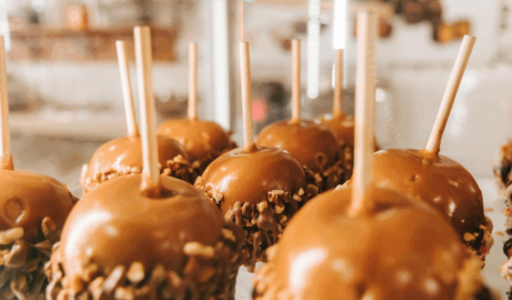 Caramel-dipped apples (or apple “donuts”)