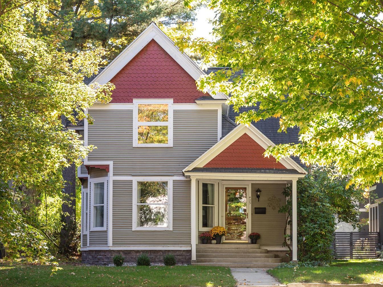 Beautiful 1900 Historic Home in Traverse City, Michigan, Featuring Wood Floors and Modern Luxury in the Heart of Downtown
