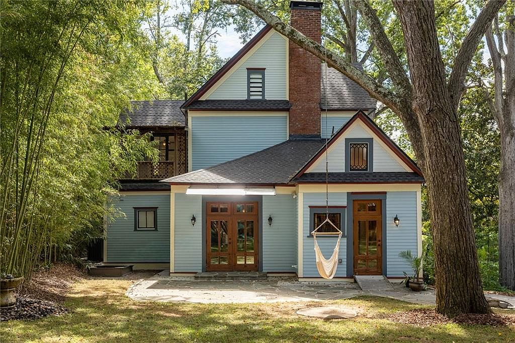 Stunning 1900 Victorian Home in Atlanta, Georgia, With Five Original Fireplaces, Intricate Woodwork, and a Front Porch