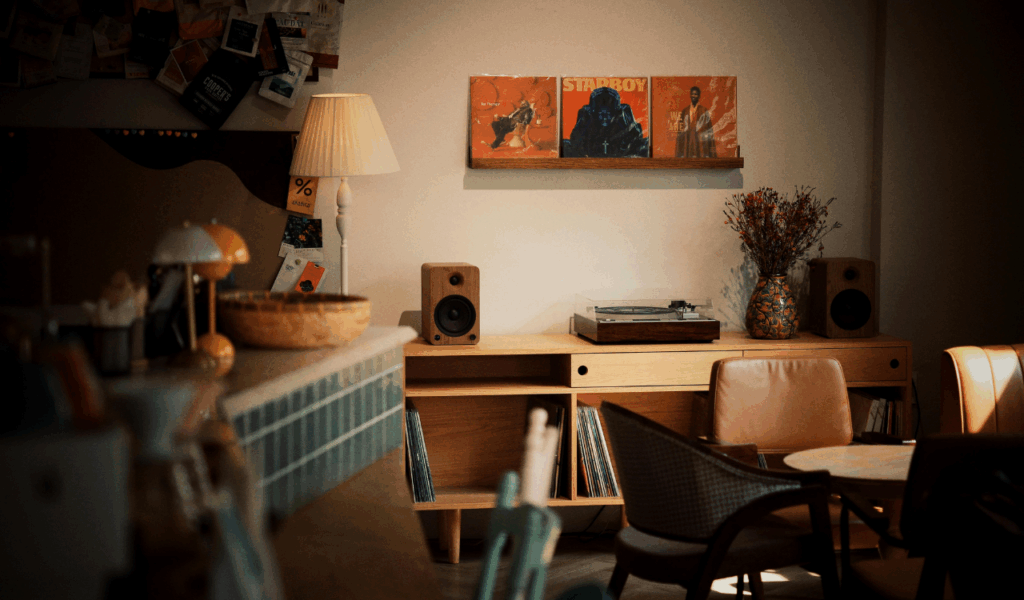 9 Decorating Tips for Mid-Century Modern Fans