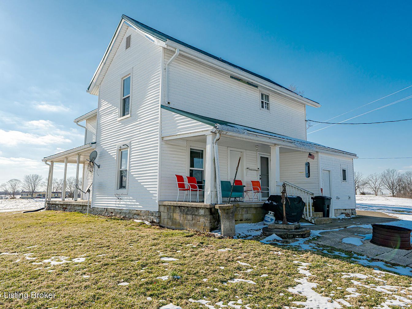 1900 Historic Finchville, Kentucky Farmhouse With Covered Porch, Two Ponds & Over 2300′ of Plum Creek Frontage on 156 Acres