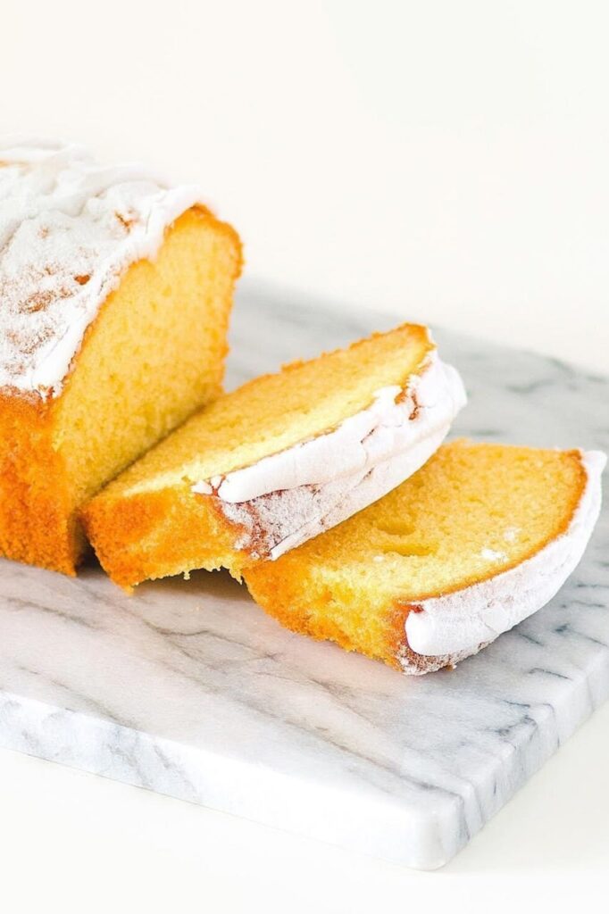 Pound cake with whipped cream