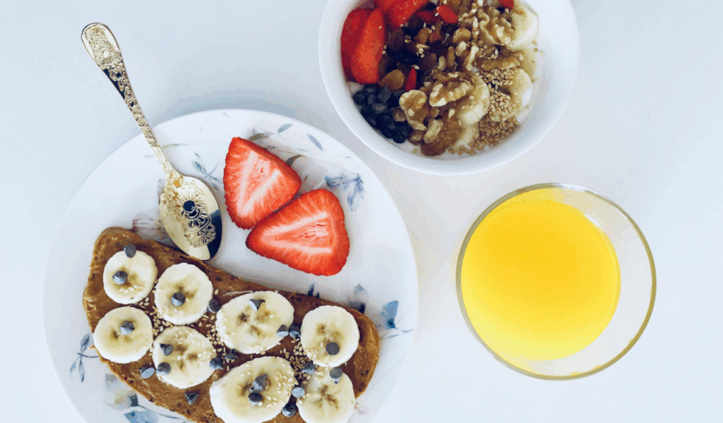 8 Five-Minute Smoothie Bowl Recipes for Busy Mornings