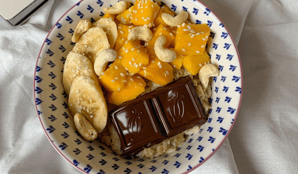 Tropical Coconut & Mango Oat Bowl