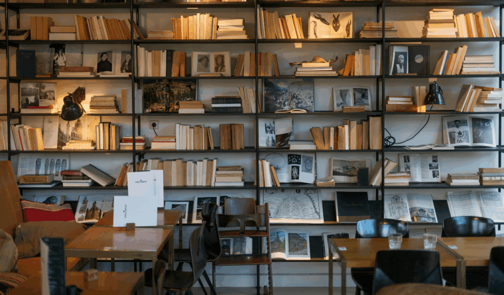 8 Best Wall Shelves to Organize and Decorate