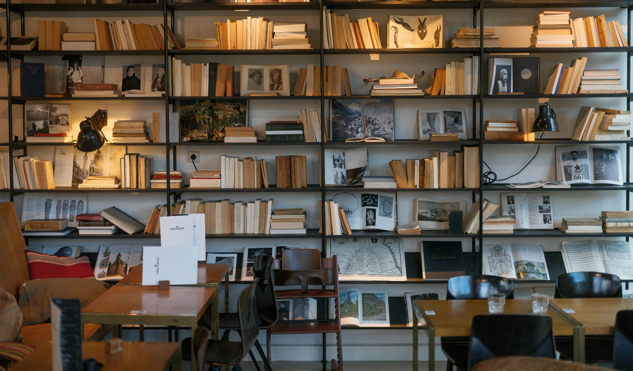 8 Best Wall Shelves to Organize and Decorate