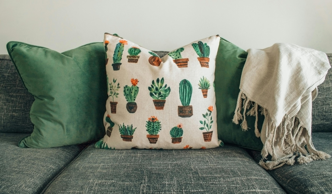 10 Delicious Accent Pillows That Elevate Your Sofa Style