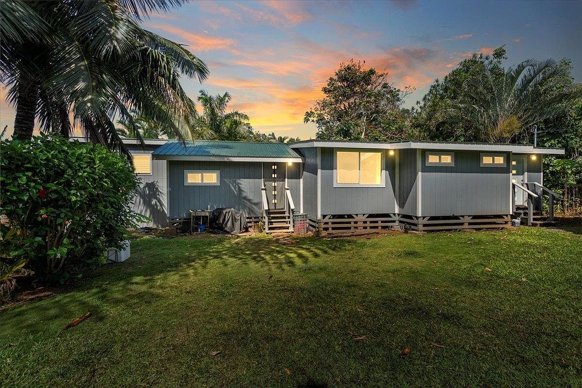 Step Into a 1928 Retreat in Haiku, Hawaii With Ocean Views, Valley Perch, and Versatile Multi-Unit Living on 1.5 Acres