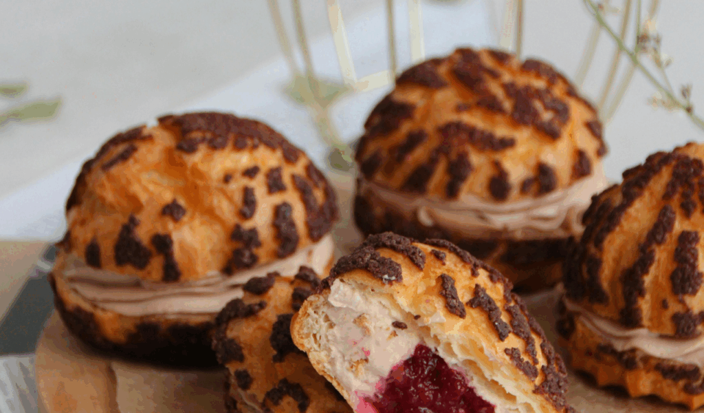 Warm Brie and Cranberry Puff Pastry Bites