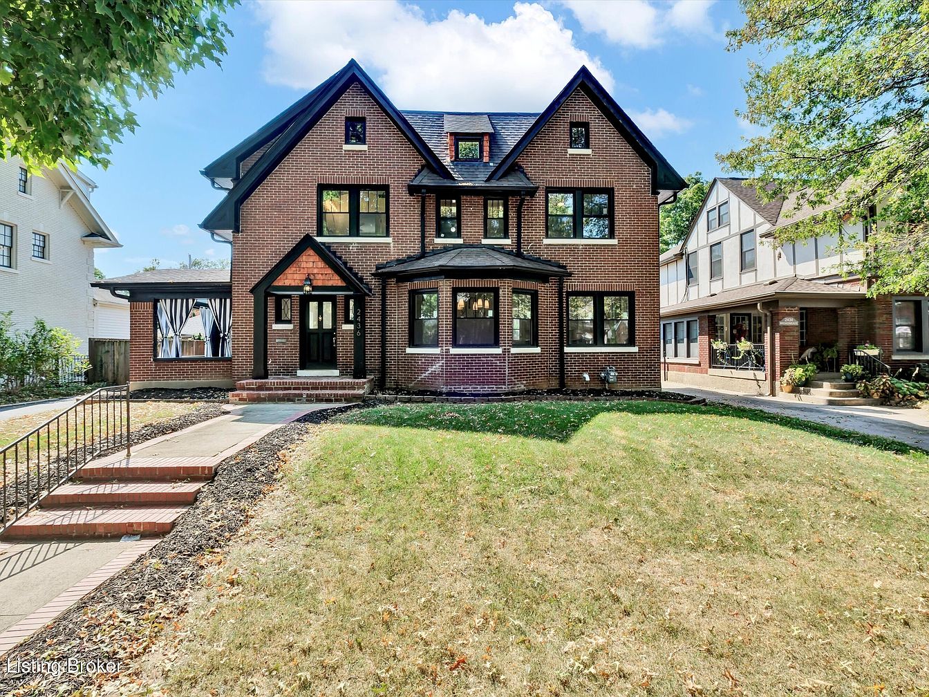 Stunning 1925 Craftsman in Seneca Gardens, Kentucky With Quarter-Sawn Hardwood Floors, a Bourbon Bar, and a Double Lot