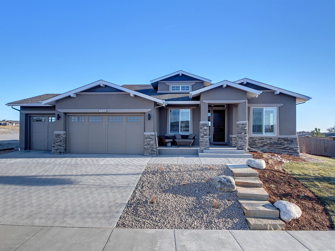 Stunning Custom Residence in Monument, Colorado, Featuring a Grand Great Room, Luxury Finishes, and Panoramic Mountain Views