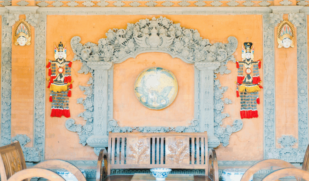 Use Removable Wall Décor