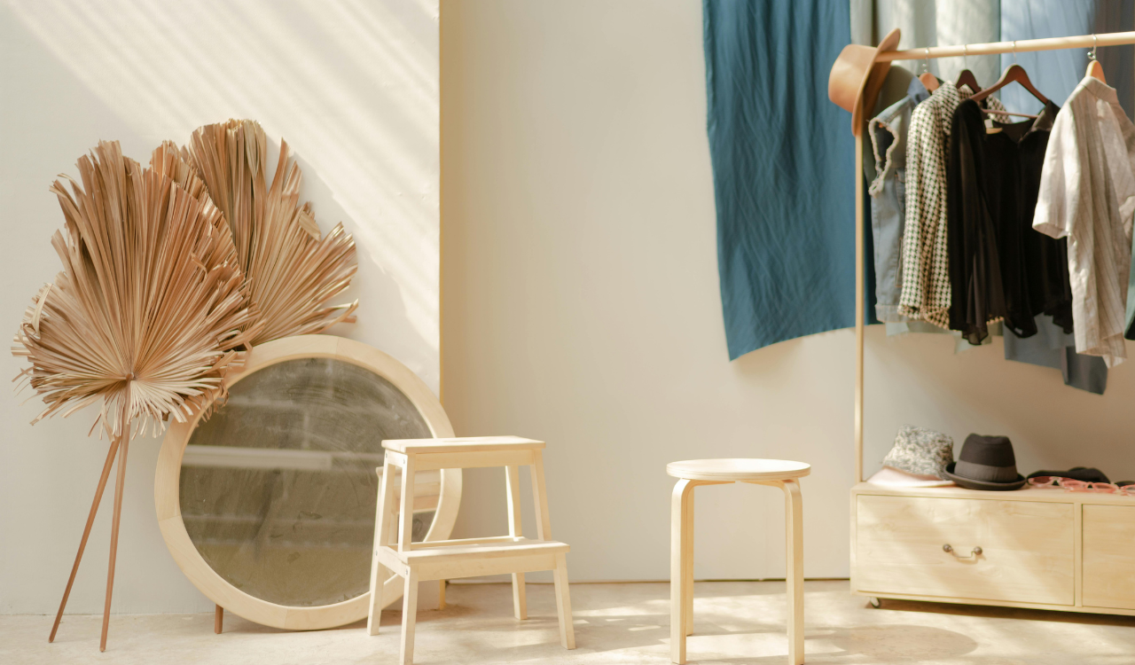 9 Ways to Use Mirrors to Brighten and Expand Rooms