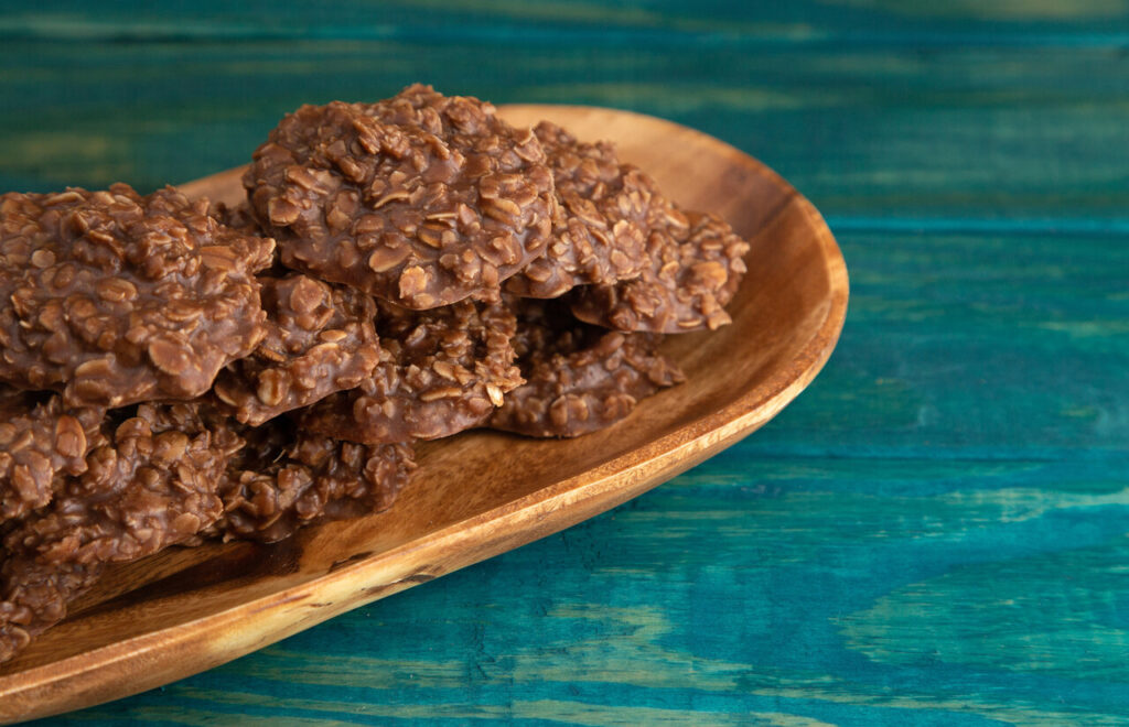 No Bake Chocolate Peanut Butter and Oat Cookies