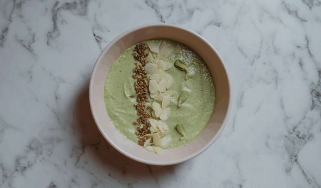 Protein Smoothie with Spinach, Nut Butter & Milk