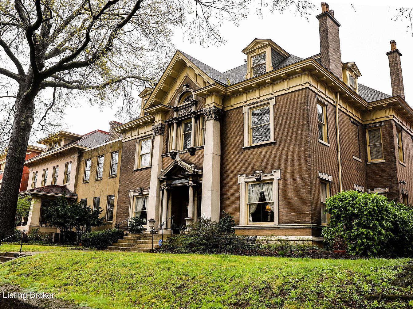 Grand 1900 Beaux Arts Mansion in Louisville, Kentucky With Exquisite Limestone Work, Stained Glass, and an Carriage House